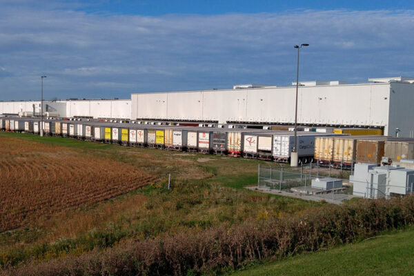 cross dock vs transloading